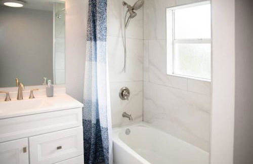 Patio I Firepit I 65 TV w/ Netflix I 472mbps I WD - Foto 18