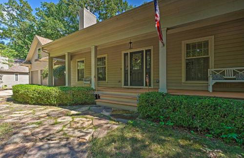 Luxury Family Home with Deck, Swim Spa and Grill! - Foto 38