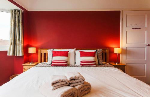 5 Bedroom House with Sea Views - Photo 30