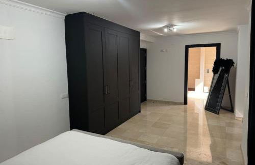 Large Villa in Maspalomas with Huge Private Pool, Jacuzzi & Gym - Foto 22