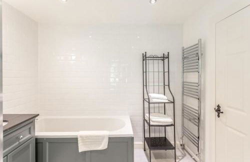 The Stable - cottage with a spectacular lake view - Foto 6