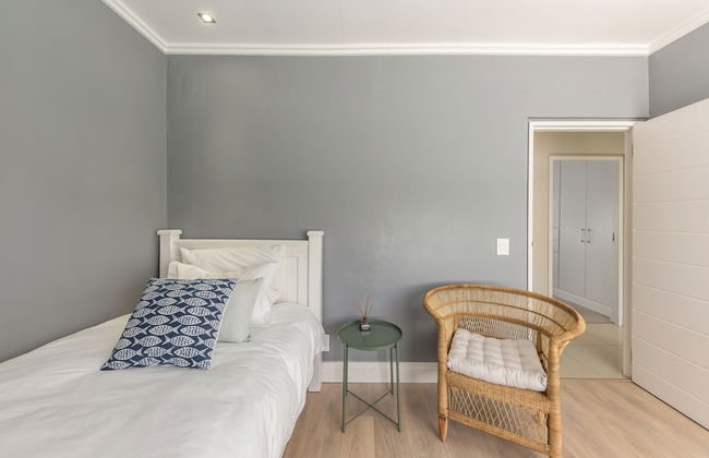 Beachfront, Private Pool, Pizza Oven, Pool Table, Fast Internet, Family Friendly - Photo 14