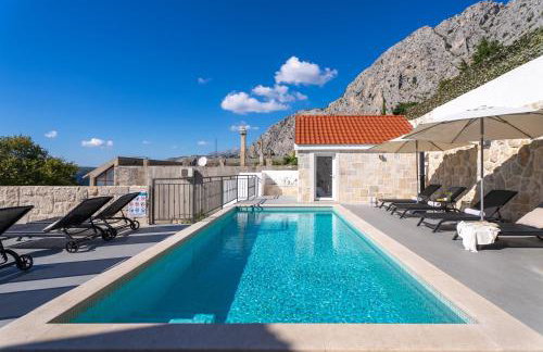 Villa KING with private pool with hydromassage, 4 bedrooms, 3km from sea and town Omiš - Foto 3