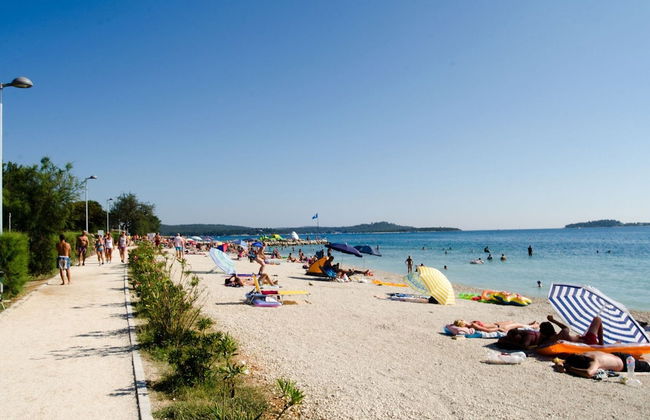 Detached House at Country Side, Fenced Private Garden Ideal for 2 Fam, Wifi - Photo 41