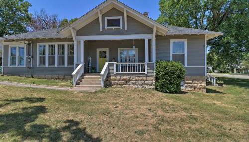 Historic Mountain Home Haven with Large Yard! - Foto 3