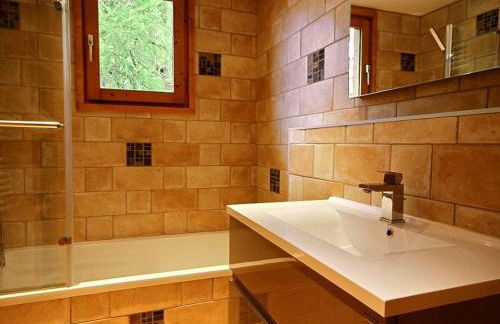 Chalet rénové 10 pers, terrasse et jacuzzi, près des pistes - FR-1-455-155 - Foto 6