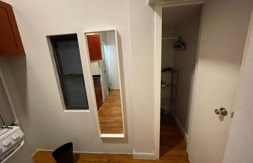 Union Square Studio 4 with Shower - Shared toilet - Foto 23