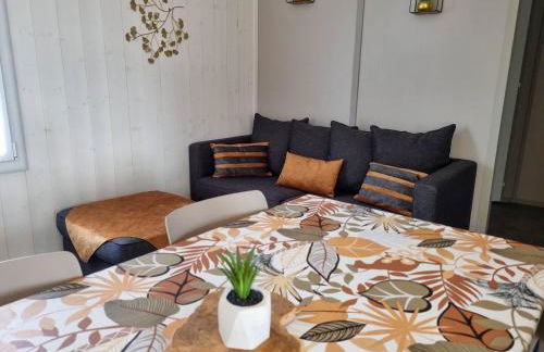 Chalet 19 Cosy bord de Lac, dans domaine avec piscine couverte accueil 4 voyageurs LOUMAELOU - Foto 6