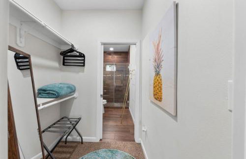 Bayfront Cottage- Pool - Hot Tub - Close to Beach - Foto 15