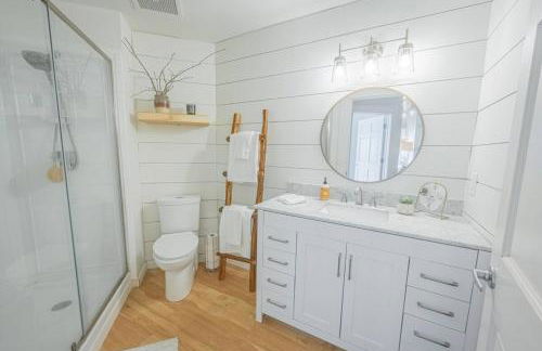 Darlin' Downtown Dawghouse - Photo 6