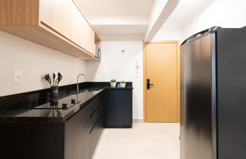 Localização Central! A 450 metros da Vila Germânica Loft com Piscina, Ar-Condicionado, Wi-Fi, Cozinha completa, Garagem Privativa, Espaço Zen, Academia, Sauna, e Mercadinho 24h - Foto 4