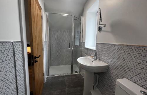 Cozy Studio Attic Retreat in Bettws Newydd - Foto 23