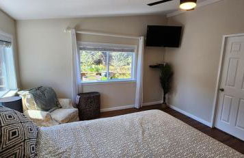 Lake View Home Community Pool in Riviera Heights - Foto 17