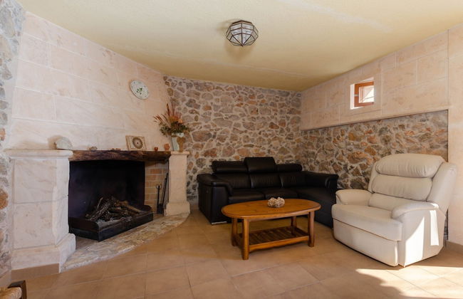 Nice Villa With Private Pool - Photo 13