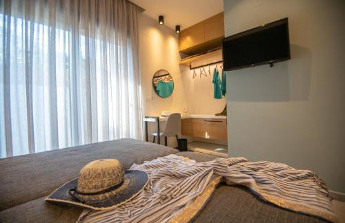 LENICO Seafront Villa - Photo 30