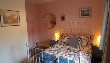 Entire house with gated parking - Foto 2