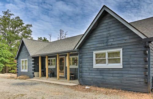 Bring a Pet! Mtn-View Bostic Retreat with Deck - Foto 29