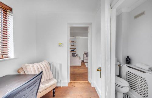 Shenley House - Close to City Centre - Driveway Parking, Self-Check-In, Workspace, Fast WiFi and Smart TV by Yoko Property - Foto 21