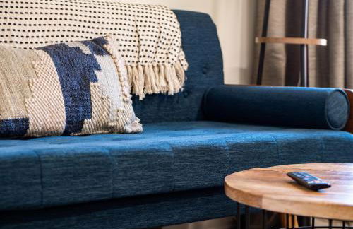 Carriage Manor - Sun Soaked 1BR - Close to CCF - Foto 8