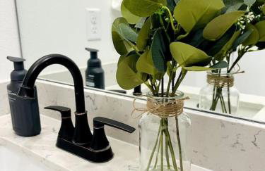 Stylish Oasis - Near City Center - Mins 2 Downtown - Foto 11