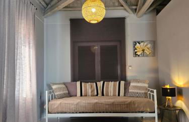 Traditional Stone House - Photo 12