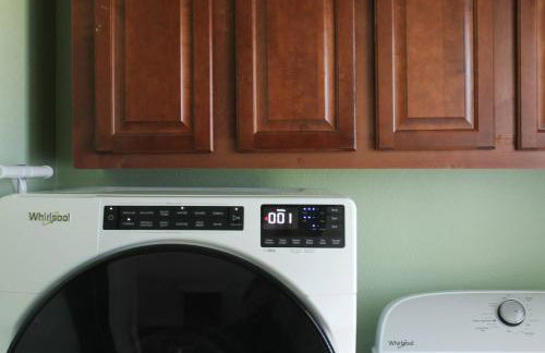 Beach Getaway at 2 Pelicans Walk to the Water - Foto 39