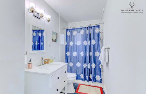 The Moose #8 - Modern Luxe Loft with King Bed & Free Parking & Wifi - Foto 21