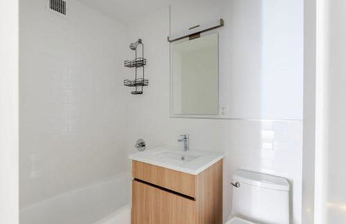 Blueground Yorkville pool nr Carl Schurz Park NYC-2094 - Foto 12