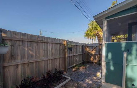 Serene Beachy Bungalow with Large Screened Porch! - Foto 24
