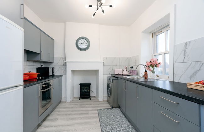 Cosy Cottage - Sleeps 6, Parking & Pet Friendly! - Foto 9