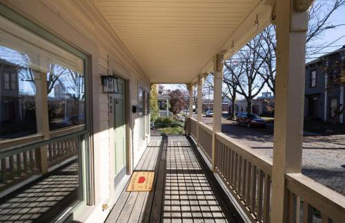 Luxurious Downtown Location - Entire house - Foto 33