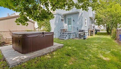 4BR 2BA Hot Tub Home By The Bay - Foto 4