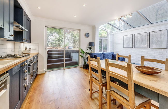 Charming Hampstead Retreat with Patio - Foto 5