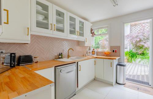 Luxuriously Curated 4BD Home Stoke Newington - Foto 2