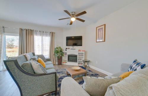5 Mi to Charlotte Motor Speedway Cozy Townhome - Foto 1
