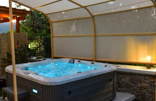 George & Helen's House - Photo 1