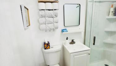 Cozy Guesthouse - 15 Min to Downtown SD - Foto 4, towels, Shower