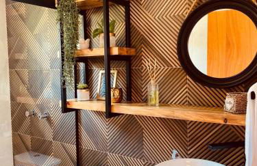 Romantic Getaway with Jacuzzi and Breakfast in Rancho Queimado - Photo 11