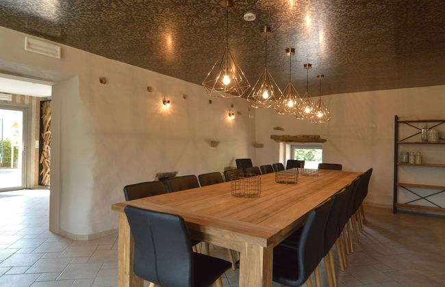 Gorgeous Holiday Home in Waimes With In-house Theatre & Pool - Photo 25