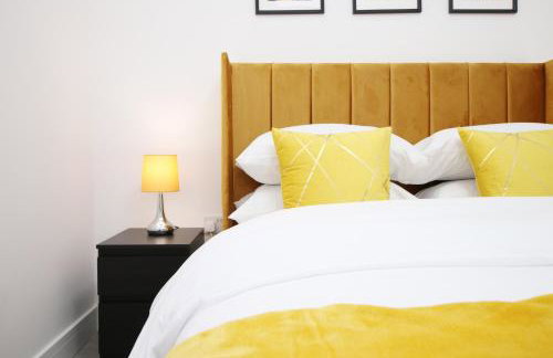 New Cardiff Bloc Exclusive Apartments By Prime Stays - Shops and Parking - Great for Groups and Families - Foto 43