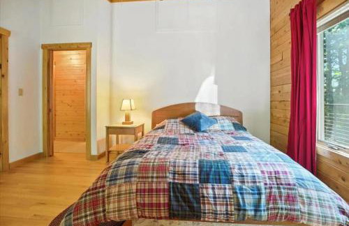 Lakefront Log Home on Huge Lake in Private Cove - Foto 18