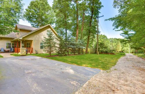 Pet Friendly with Fire Pit Walk to the Beach! - Photo 30