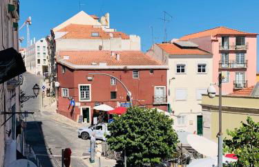 Modern Boutique Apartment in the Heart of Alfama - Foto 24