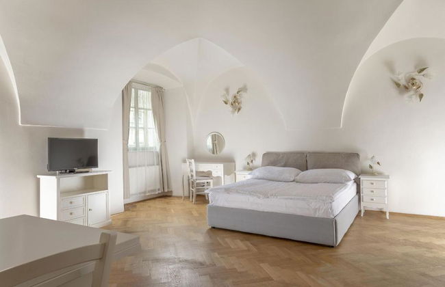 Golden Three Crowns - Foto 33