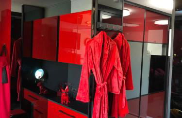 Rez de jardin OU ascenseur 4 ieme PISCINE -WIFI-Dans le Village naturiste holidaysochic - Photo 21