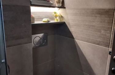 Sunny studio near metro - Foto 13