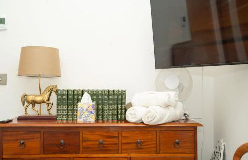 Cosy Rural Barn with Private Garden & Forest - The Cart Barn - Foto 27