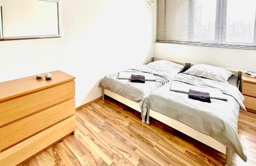 DOMspitzen-BLICK, cooles 2 Zimmer Apt mit Indoor-Swimmingpool auf dem Dach, Küche und Smart-TV - Foto 5