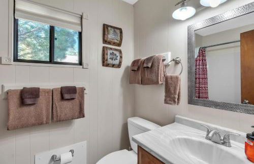 Cozy Cabin Retreat with Scenic Views cabin - Foto 24