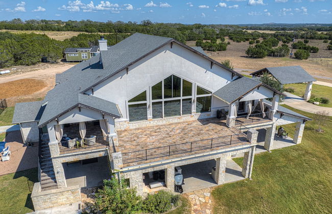 Luxurious Hill Country Retreat With Pool and Firepit! - Photo 52